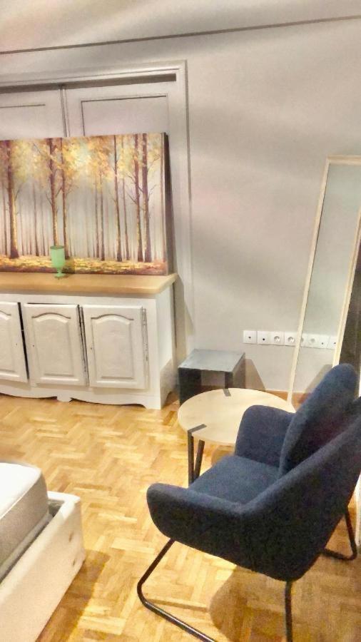 Economy Shared Apartment E In Central Atena Exterior foto